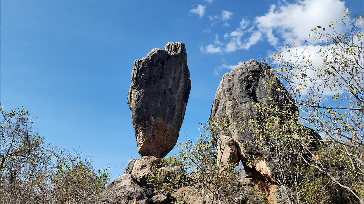 Балансирующий камень