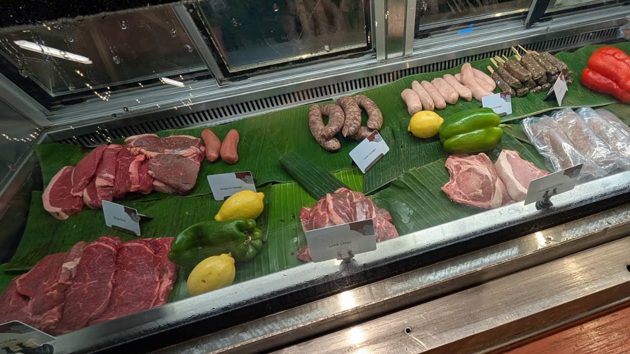 Буфет на гриле кенгуру, верблюд, крокодил, баранина, буфало